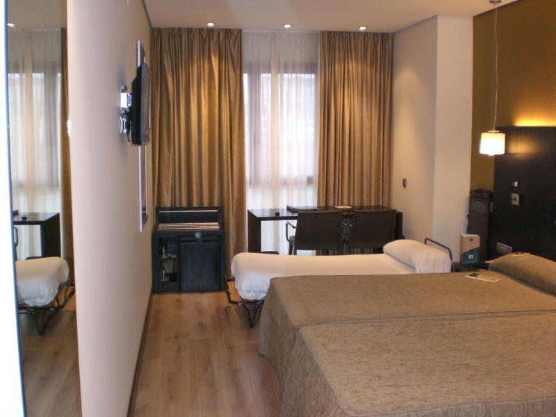 Occidental Pamplona Hotel Exterior photo