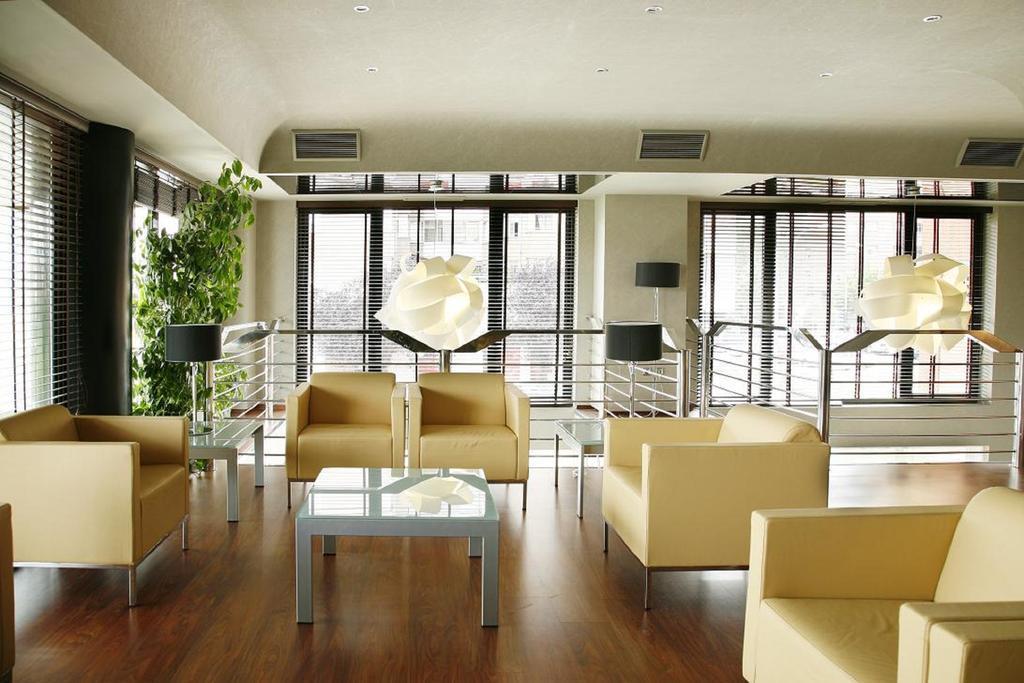 Occidental Pamplona Hotel Exterior photo