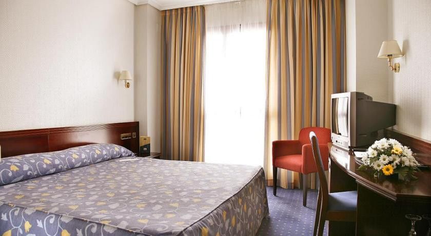 Occidental Pamplona Hotel Exterior photo