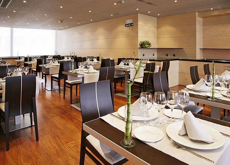 Occidental Pamplona Hotel Exterior photo